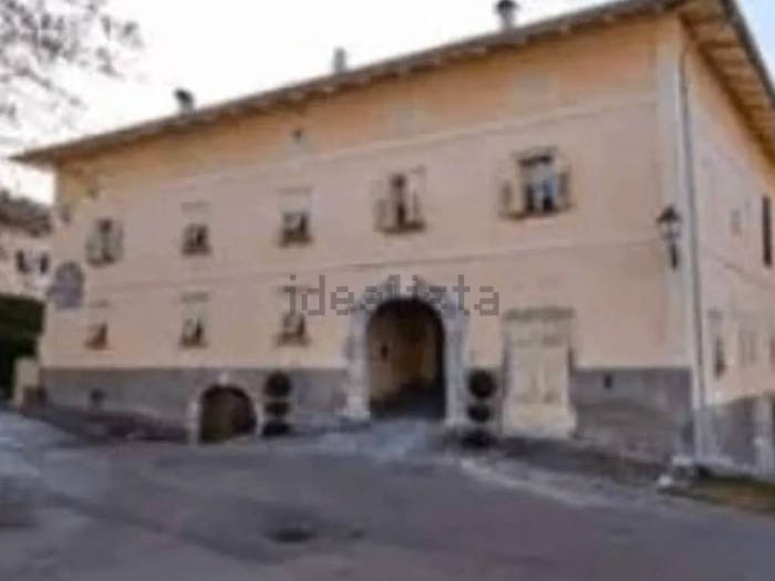 Casa con 6 locali in vendita in Piazza Bertagnolli, Ronzone