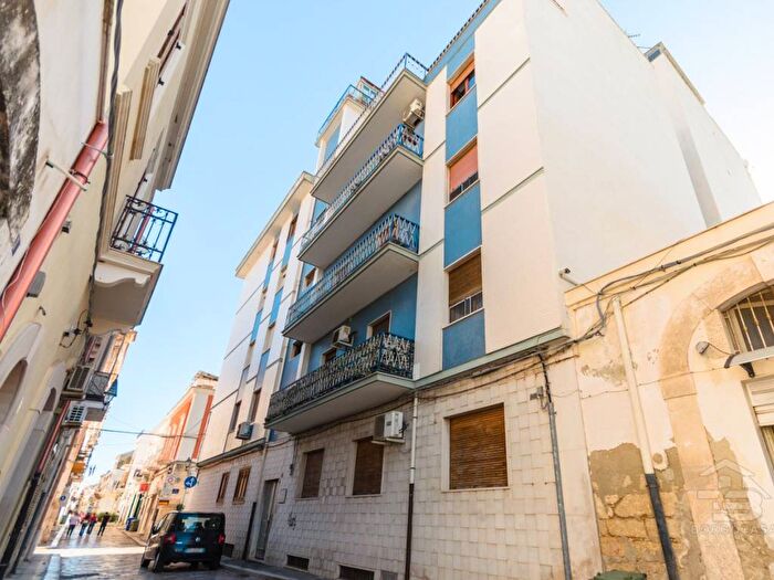 Appartamento trilocale in vendita in Via Maddalena, Centro, Manfredonia
