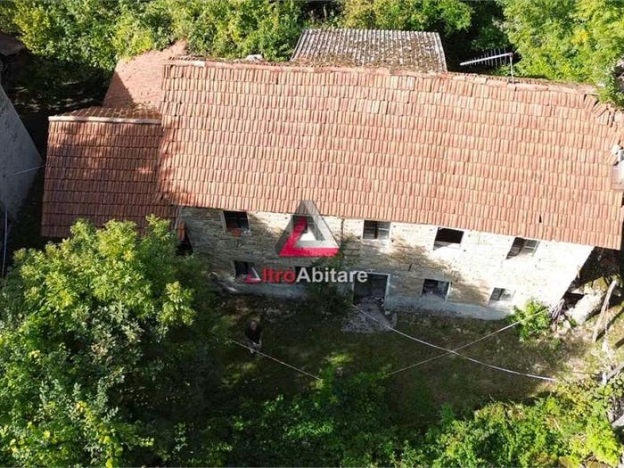 Casa con 6 locali in vendita in Borgo Valbelluna