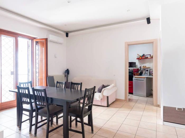 Appartamento trilocale in vendita in Via Domenico Forges Davanzati, San Carlo All'Arena, Napoli