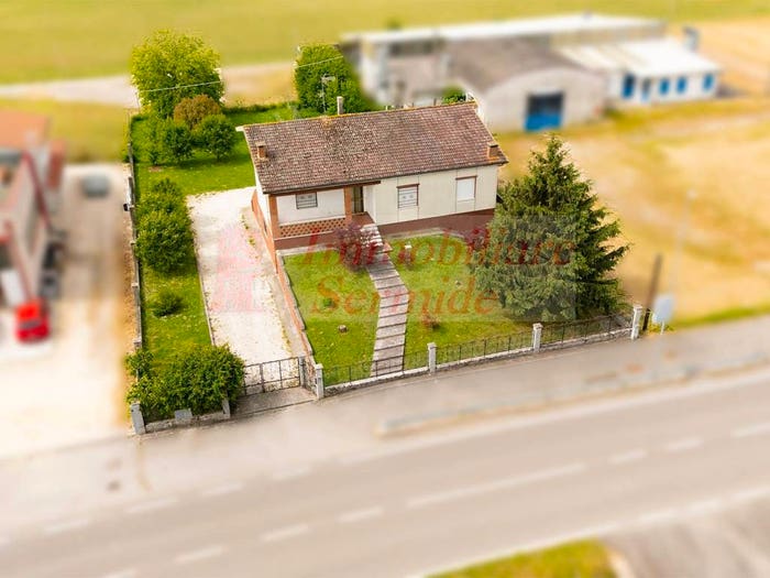 Casa con 6 locali in vendita in Via San Francesco, Borgofranco Sul Po, Borgocarbonara
