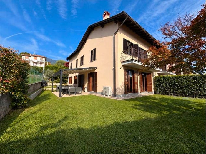 Appartamento con 5 locali in vendita in Via Parietti, Barasso