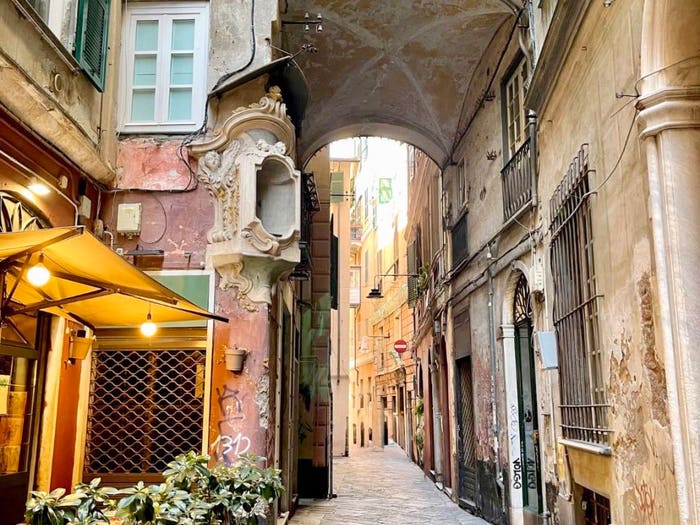 Appartamento quadrilocale in vendita in Via dei Giustiniani, Molo, Genova