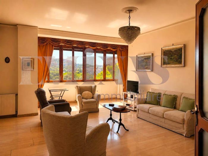 Appartamento con 5 locali in vendita in Via San Lucifero, Sonnino, Cagliari