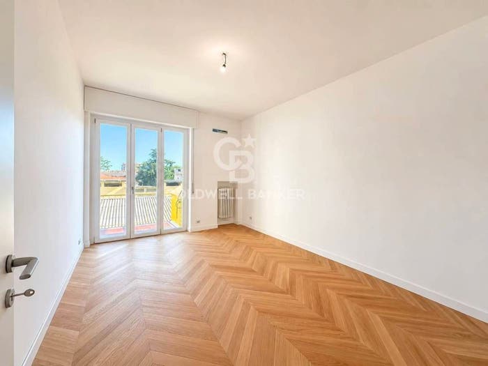 Appartamento quadrilocale in vendita in Via Palanzone, Niguarda, Milano