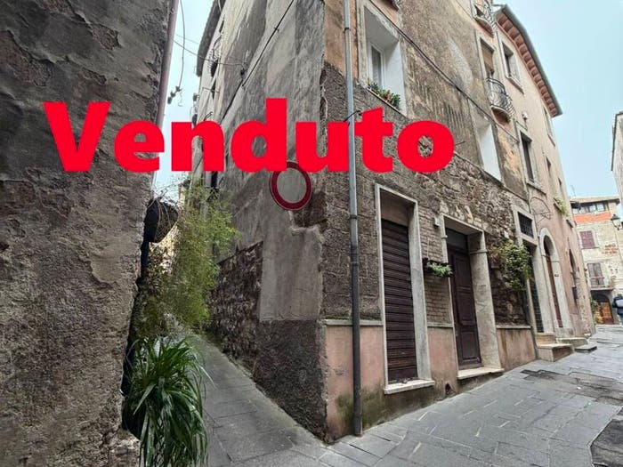 Appartamento trilocale in vendita in Via Duca di Genova, Centro, Orte