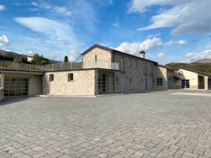 Casa con 6 locali in vendita in Strada Interpoderale San Quirico, Agnone