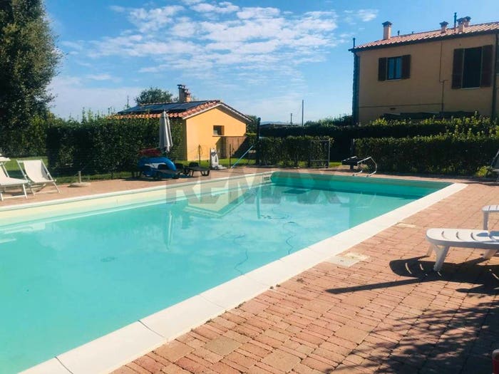 Appartamento trilocale in vendita in Campiglia Marittima