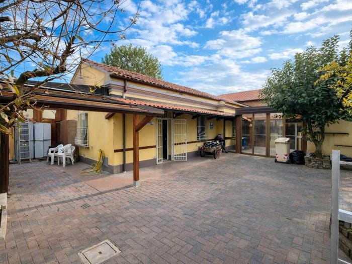 Casa con 6 locali in vendita in Foro Boario, Forlì