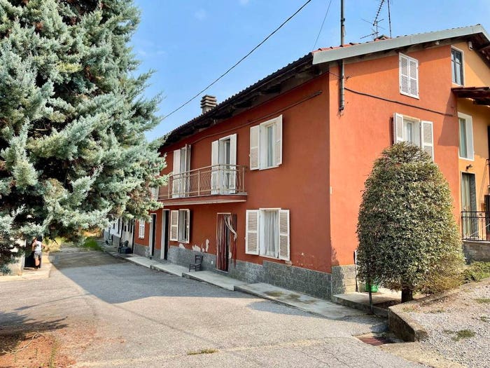 Casa con 6 locali in vendita in Borgata San Bartolomeo, Clavesana