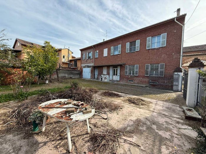 Casa con 6 locali in vendita in Via Martiri, Casalbagliano, Alessandria