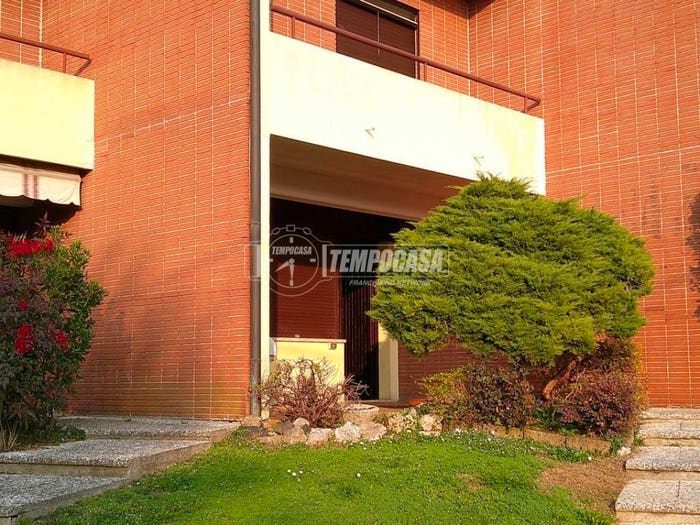 Casa quadrilocale in vendita in Via G d'Annunzio C, Centro, Monticello Conte Otto
