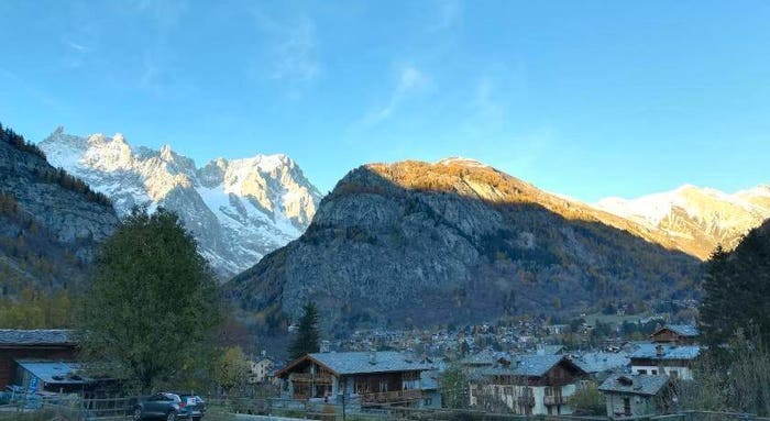 Appartamento quadrilocale in vendita in Via della Vittoria, Centro, Courmayeur
