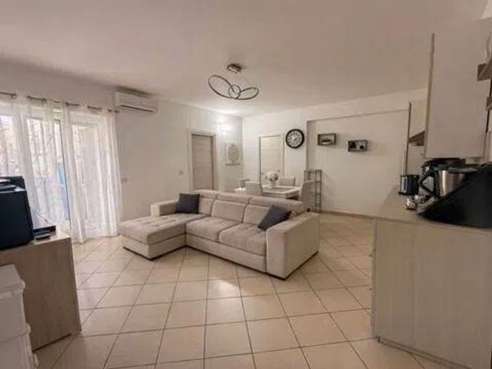 Appartamento trilocale in vendita in Via Antonio De Curtis, Tufolo Farina, Crotone