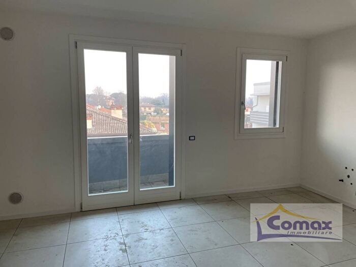 Appartamento trilocale in vendita in Via Colli Euganei, Saccolongo