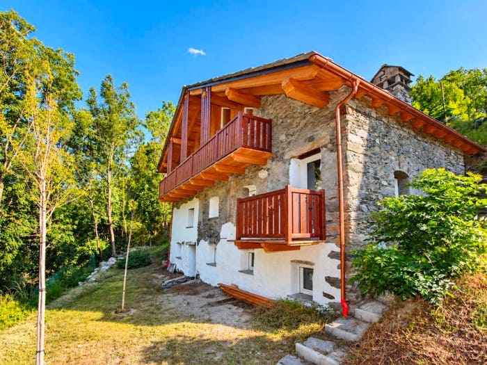 Casa con 6 locali in vendita in Strada Statale del Gran San Bernardo, Centro, Etroubles