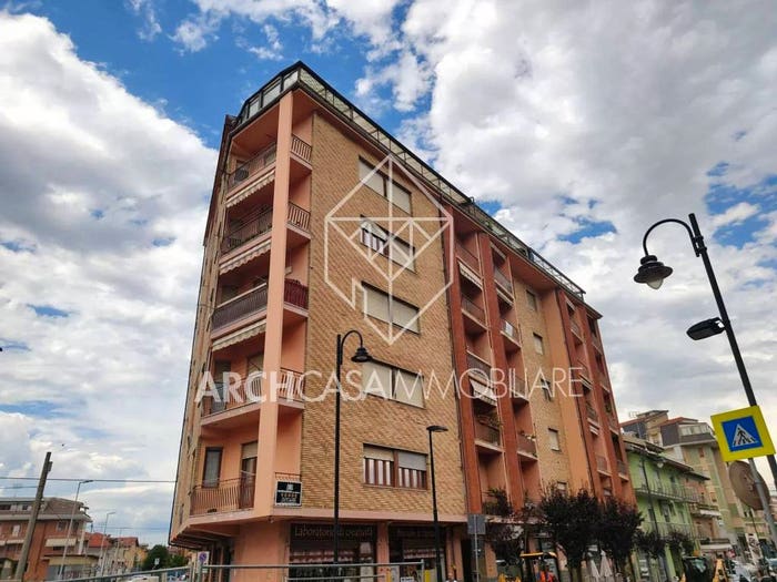 Appartamento trilocale in vendita in Via Giovanni Lovera, Centro, Borgo San Dalmazzo