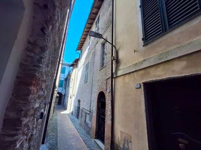 Casa con 6 locali in vendita in Piazza Felipe Cascione No Number, Centro, Borgomaro