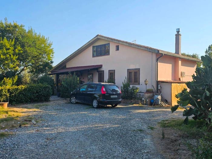 Casa con 6 locali in vendita in Strada Provinciale Barbaruta, Braccagni, Grosseto
