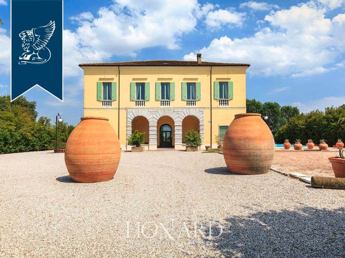 Casa con 6 locali in vendita in Goito