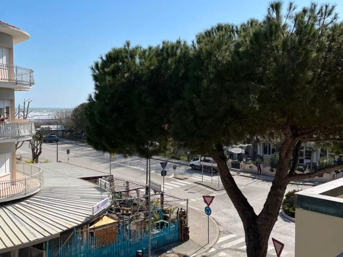 Appartamento trilocale in vendita in Viale Edmondo De Amicis, Pinarella, Cervia
