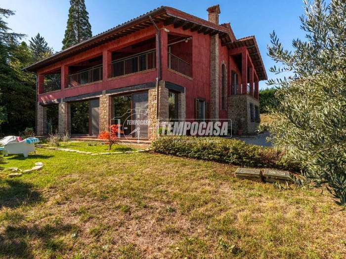 Casa con 5 locali in vendita in Via Vittorio Marchesoni, Centro, Camerino