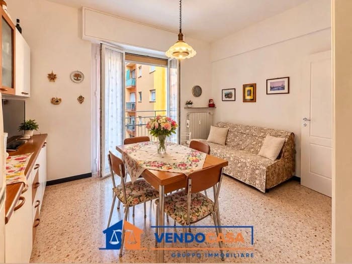 Appartamento trilocale in vendita in Via Montevideo, Borghetto Santo Spirito