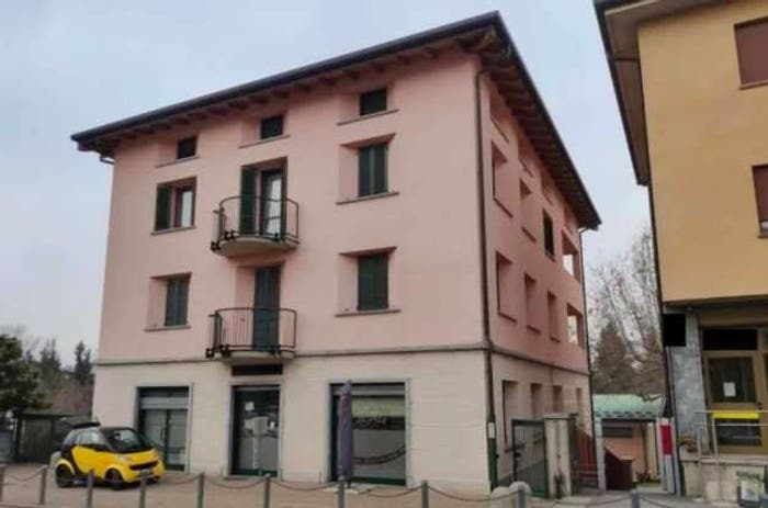 Appartamento bilocale in vendita in Via Andrea Appiani, Centro, Merone
