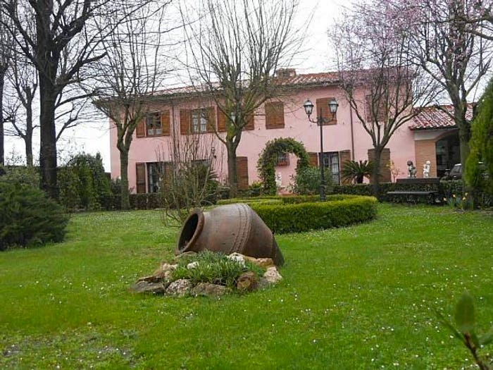 Casa con 6 locali in vendita in Latignano, Cascina