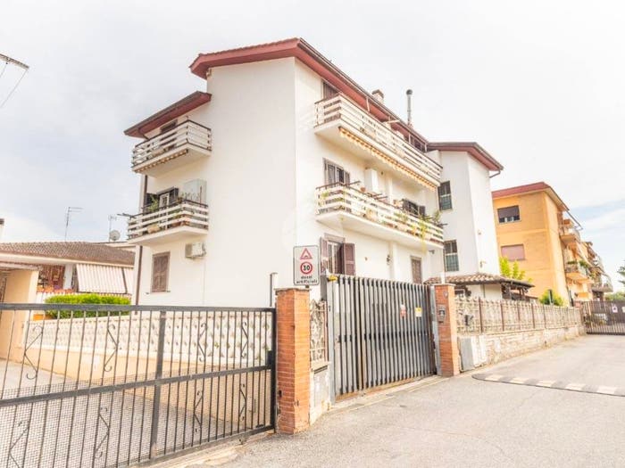 Appartamento trilocale in vendita in Via Scerni, Castelverde, Roma
