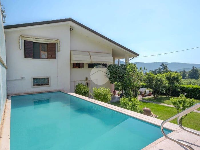 Casa con 5 locali in vendita in Località Coletto, Rivoli Veronese