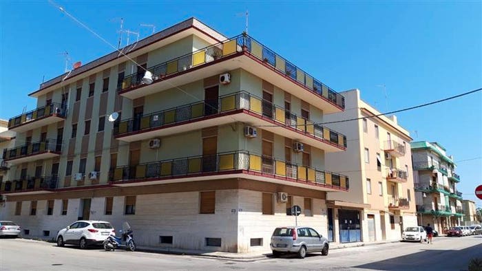 Appartamento con 6 locali in vendita in Via Francesco Caracciolo, Centro, Augusta