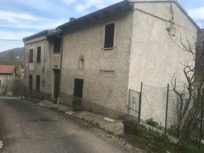 Casa quadrilocale in vendita in Località Crocelobbia, Ferriere