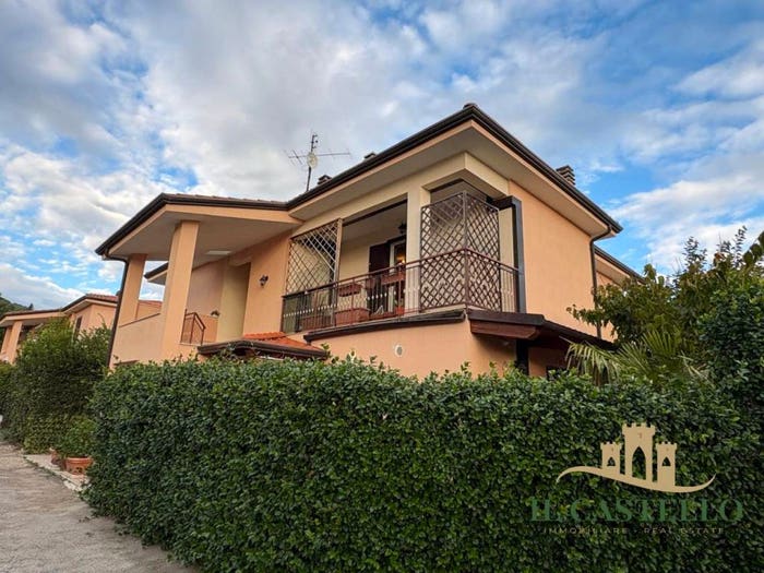 Appartamento bilocale in vendita in Via della Vendemmia, Centro, Passignano sul Trasimeno
