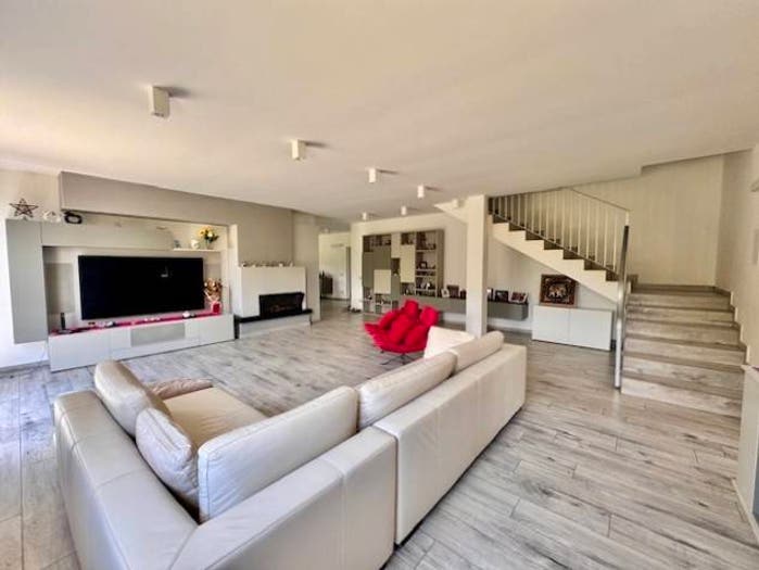 Casa con 6 locali in vendita in Via Cavalieri di Vittorio Veneto, Centro, Gaggio Montano