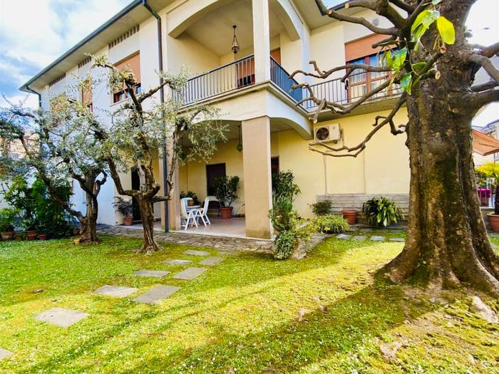 Casa con 6 locali in vendita in Via Pesciatina, San Vito, Lucca