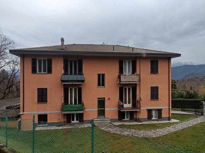 Casa con 6 locali in vendita in Via Provinciale, CadeglianoViconago