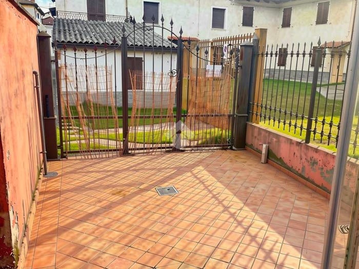 Casa quadrilocale in vendita in Via Giuseppe Garibaldi, Centro, Predosa