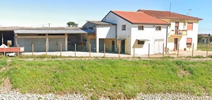 Casa con 6 locali in vendita in Via Quarrin, Codevigo