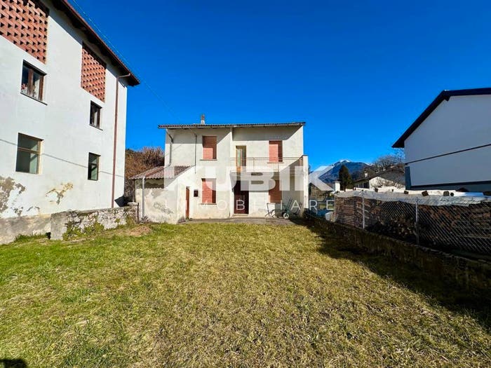 Casa bilocale in vendita in Via Principale, Fresis, Enemonzo