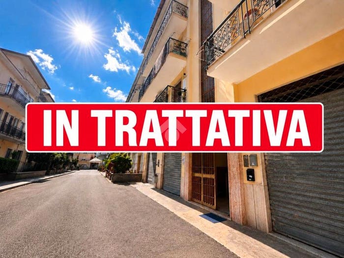 Appartamento con 5 locali in vendita in Appartamento via Michelangelo Buonarroti, Centro, Fondi