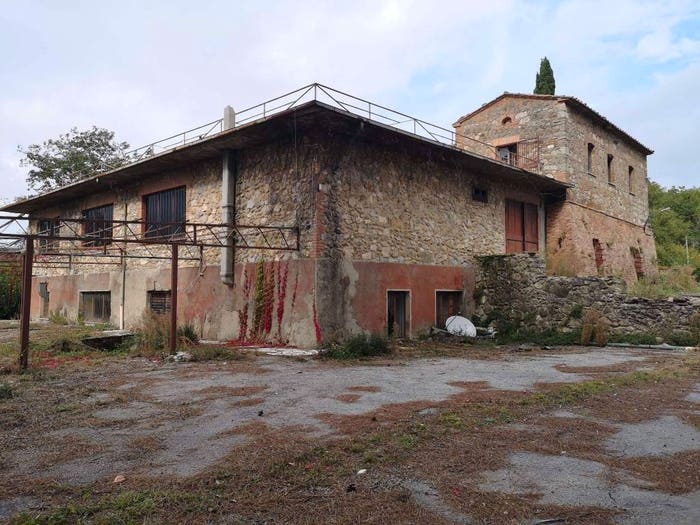 Casa con 6 locali in vendita in podere San Gaetano, Centro, Chiusi