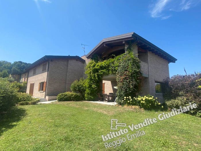 Casa con 6 locali in vendita in Via San Francesco d'Assisi, Centro, Quattro Castella