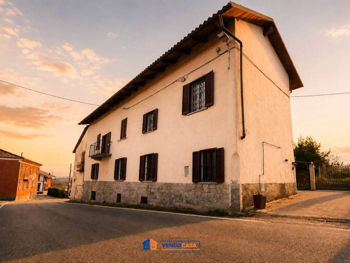 Casa con 5 locali in vendita in Via Santo Stefano, Santo Stefano Canetto, Montegrosso d'Asti