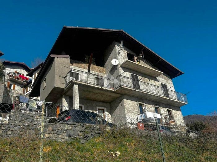 Casa quadrilocale in vendita in Via Soiano, San Gregorio, Gravedona ed Uniti