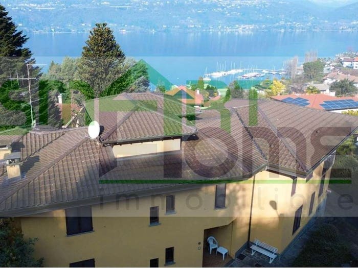 Casa con 6 locali in vendita in Centro, Ranco