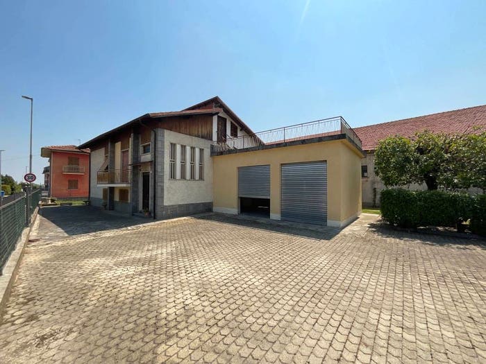 Casa con 6 locali in vendita in Via Silvio Pellico, Centro, Busca