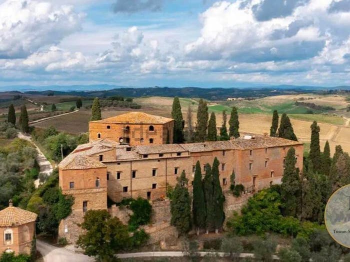 Casa con 6 locali in vendita in Piazzetta San Pietro No Number, Montalcino