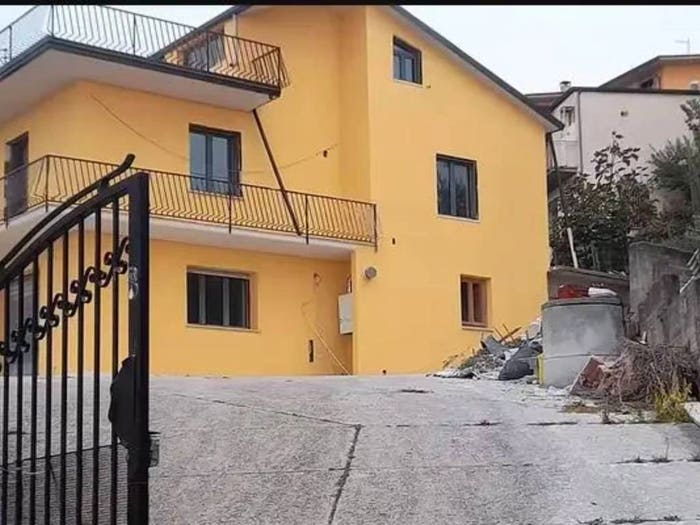 Casa con 6 locali in vendita in Via delle Mongolfiere, Fragneto Monforte