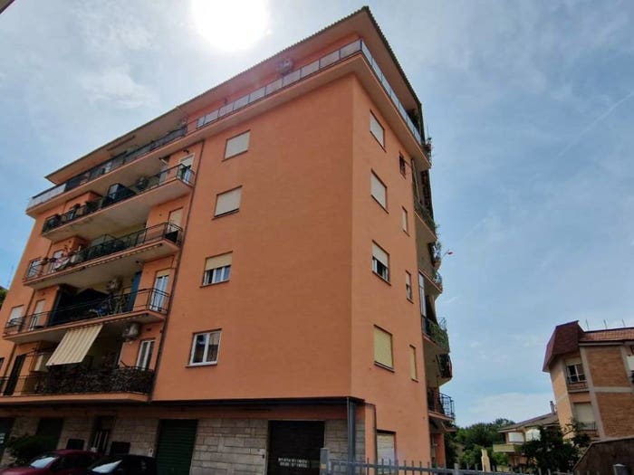 Appartamento trilocale in vendita in Via Fratelli Attilio ed Emilio Colabona, Centro, Genzano di Roma